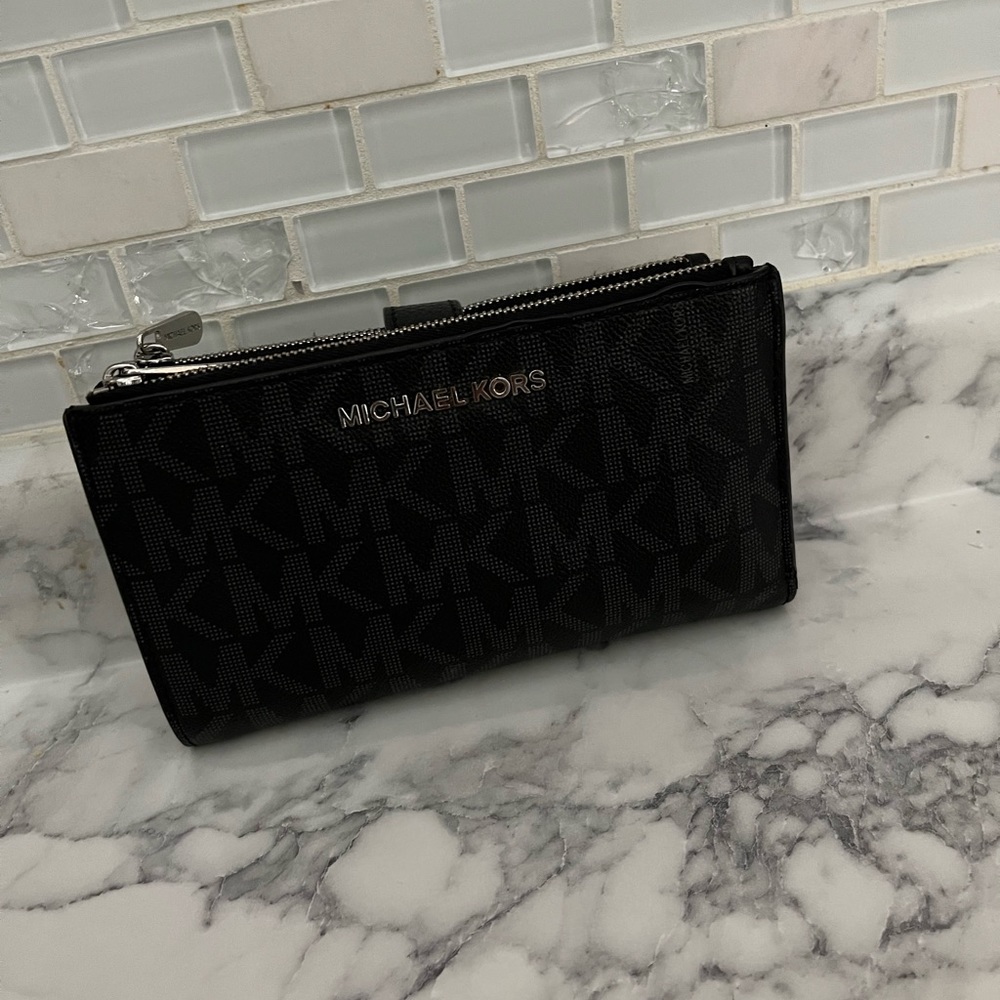Black Signature Michael Kors Large Wallet